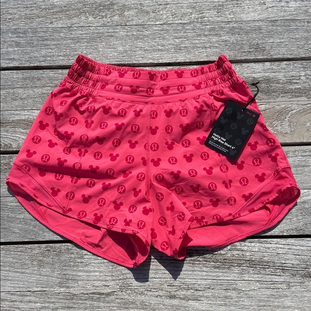 Disney x lululemon Hotty Hot High-Rise Short 4" Disney Classic Pink SIZE 6 NWT